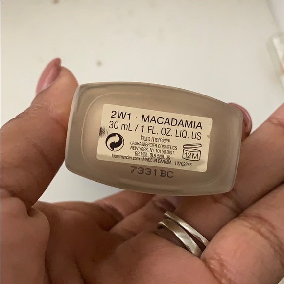 LAURA MERCIER FOUNDATION 2W1 MACADAMIA - Picture 2 of 2